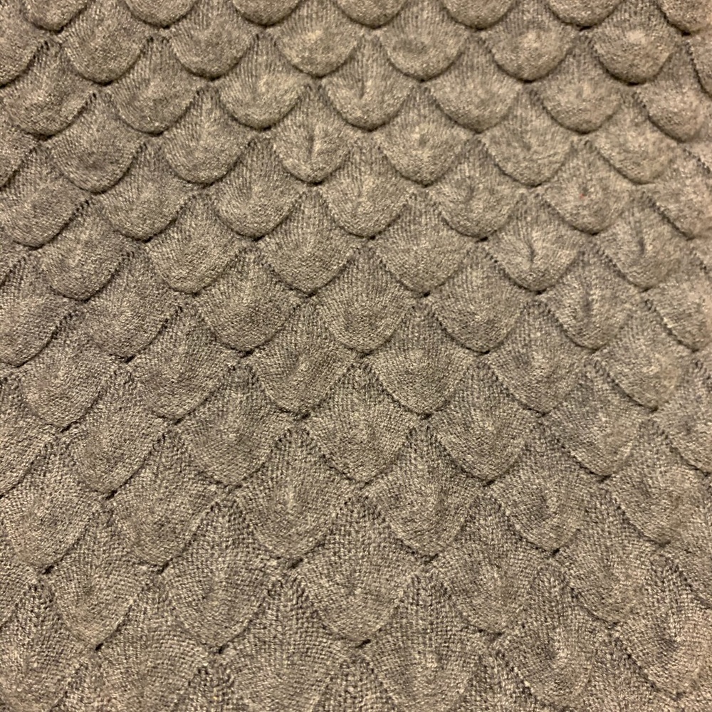Gray sweater - Picture 4 of 4